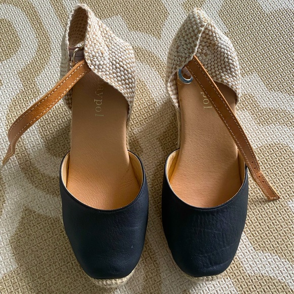 Espadrilles 6 - Picture 1 of 2